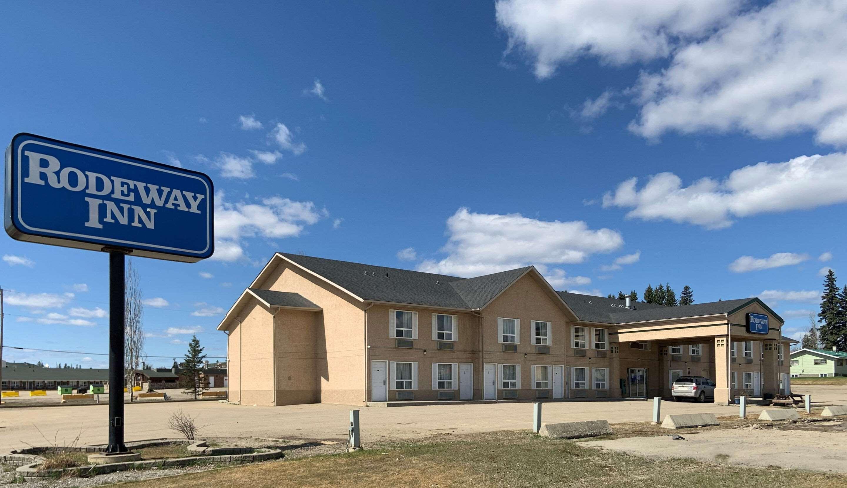 Sky Palace Inn & Suites By Jasper Beeville Εξωτερικό φωτογραφία